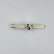 Load image into Gallery viewer, Sussie knot clip