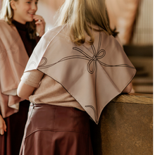 Load image into Gallery viewer, Trellis-Bow Tiyâ Mocha Mousse