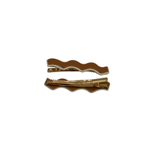 Load image into Gallery viewer, Whitney Alligator Clips Tan and Cream