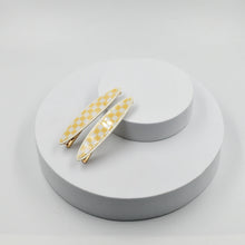 Load image into Gallery viewer, Maya oval clips Lemon and White Checker