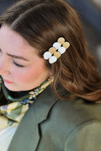 Load image into Gallery viewer, Celine side clip lemon & white