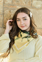 Load image into Gallery viewer, Celine side clip lemon & white