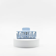 Load image into Gallery viewer, Claw Clip Blue