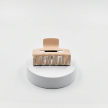 Load image into Gallery viewer, Claw Clip Beige