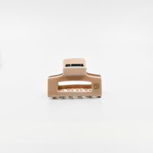 Load image into Gallery viewer, Claw Clip Beige
