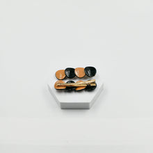 Load image into Gallery viewer, Celine side clip Black and Tan
