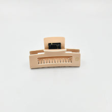 Load image into Gallery viewer, Large Claw Clip Beige + Cream