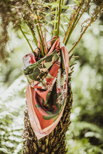 Load image into Gallery viewer, Kahuna Bloom Musk