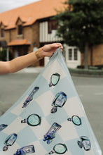 Load image into Gallery viewer, A perfume collection in Blue and White