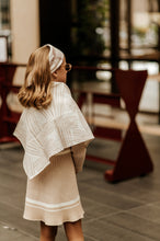 Load image into Gallery viewer, Pinstripe-Bow Pépa Cream + White
