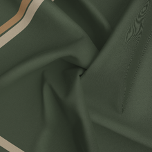 Load image into Gallery viewer, Classique Deep Green and Tan
